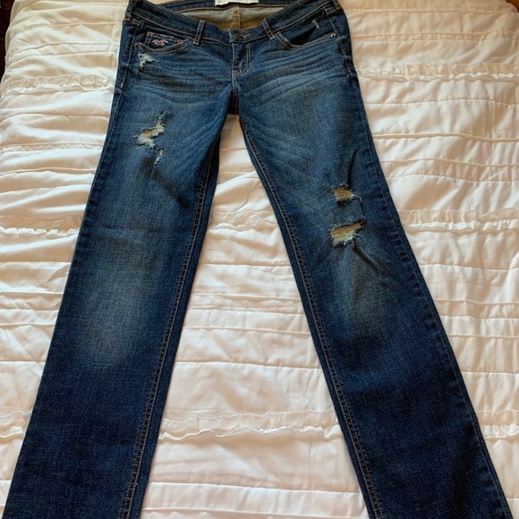 Brand new Hollister ripped jeans - Picture 1 of 8